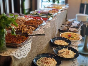 Free daily buffet breakfast  - Trabzon Gloria Suite Hotel (Trabzon)