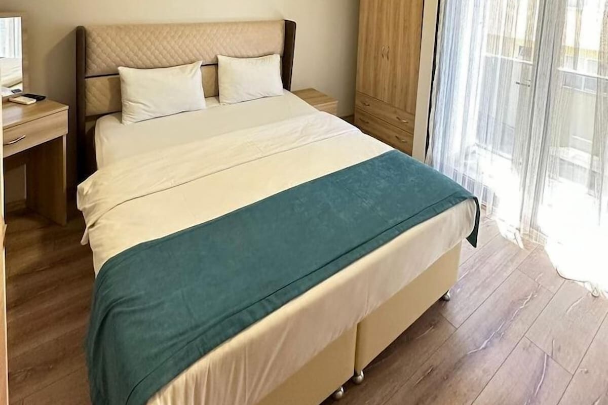 Ropa de cama hipoalergénica, cubrecamas y escritorio 