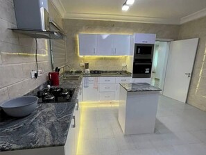 Mikrowelle, Kochgeschirr/Geschirr/Besteck