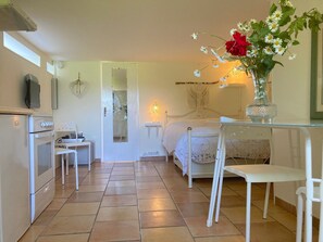 1 bedroom, travel crib, WiFi, bed sheets - La Belle Vue - Coin de paradis (Sussac)