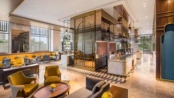 2 restaurants, breakfast served