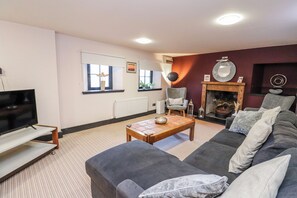 Cottage | Living area