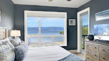 2 bedrooms, iron/ironing board, travel crib, free WiFi