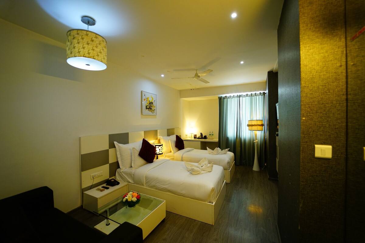 1 bedroom, bed sheets