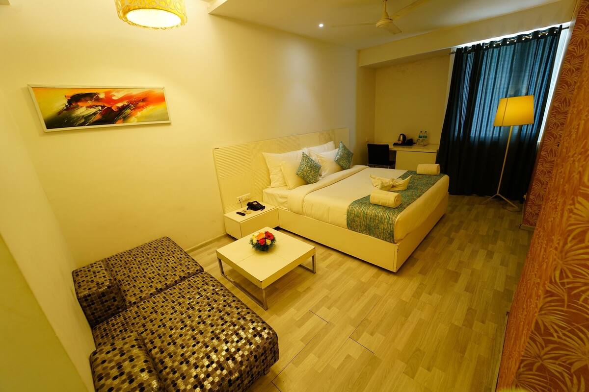 1 bedroom, bed sheets