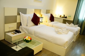 1 bedroom, bed sheets