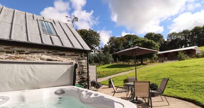 Y Felin at Coed Cadw