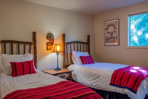 4 bedrooms, iron/ironing board, free WiFi, bed sheets - Aspen Home - Pet Friendly, Private Hot Tub & Close to Bald Mountain Ski Lodge (Ketchum)