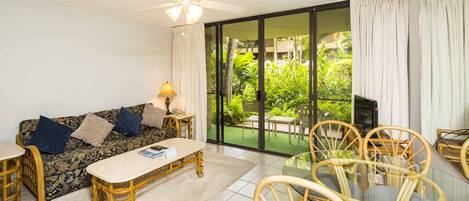 Condo, 1 Bedroom | Living room