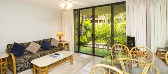 Paki Maui #118 1 Bedroom Condo by RedAwning