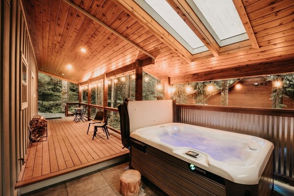 Cabin, 2 Bedrooms | Property grounds