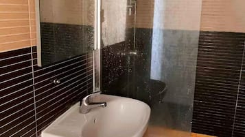 Combinació de dutxa i banyera i bidet