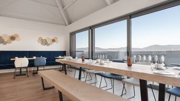 Tägliches Frühstücksbuffet gegen Gebühr