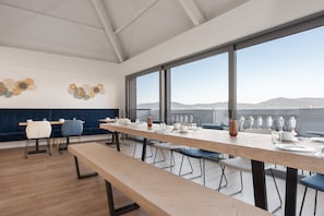 Buffet déjeuner servi tous les jours en supplément