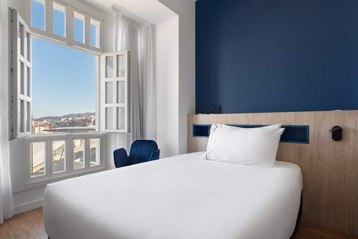 Deluxe Double Room, Sea View | Peti besi dalam bilik, langsir/tirai gelap terus, kalis bunyi