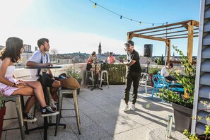 Rooftop terrace - Hostel Flamingo Nîmes Centre Gare (Nîmes)