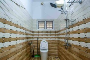 Maison, Plusieurs lits | 7 chambres, fer et planche à repasser, accès au Wi-Fi (inclus)