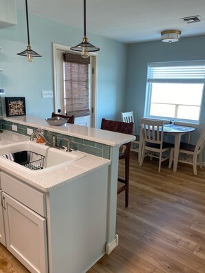 Fridge, microwave, oven, coffee/tea maker