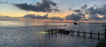 Aransas Channel Dock & Fishing Pier on Harbor Island