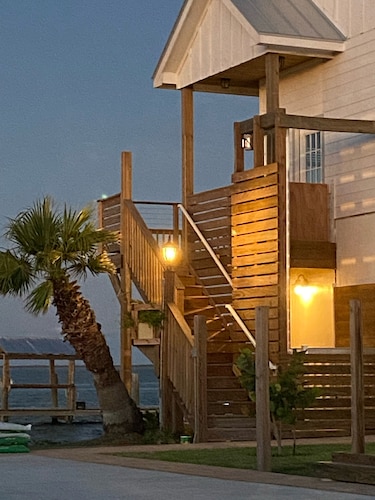 Aransas Channel Dock & Fishing Pier on Harbor Island