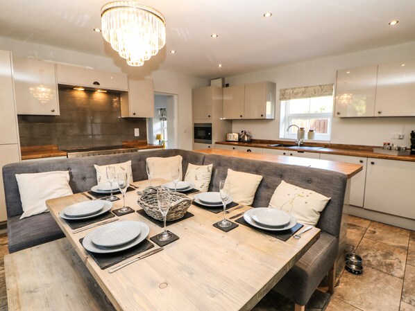 Cottage | Bếp riêng | Tủ lạnh, máy rửa bát, ấm điện, lò nướng bánh mì