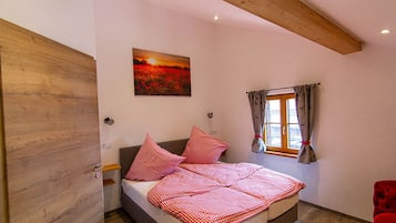 2 Schlafzimmer, Reisekinderbett, kostenloses WLAN, Bettwäsche