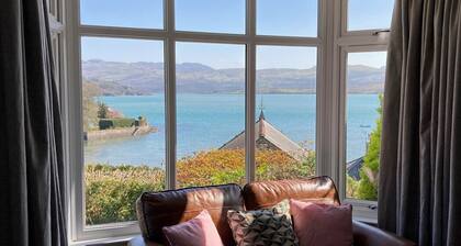 Two neighbouring 5* Cottages (sleeps 16 in total) Amazing Sea & Mountain Views