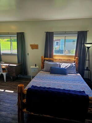 1 Schlafzimmer, Schreibtisch, WLAN, Bettwäsche