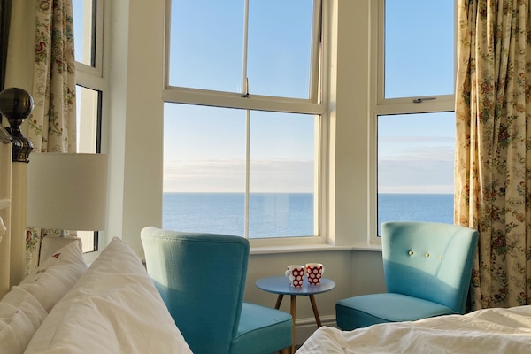 8 chambres, fer et planche à repasser, lit parapluie, Wi-Fi gratuit