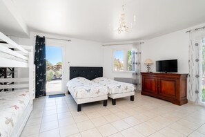 8 bedrooms, iron/ironing board, free WiFi, bed sheets