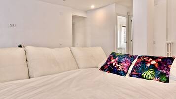 2 chambres, fer et planche Ă repasser