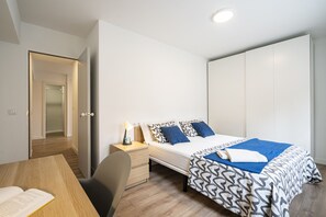 1 室のベッドルーム、アイロン / アイロン台、車椅子でアクセスできる設備