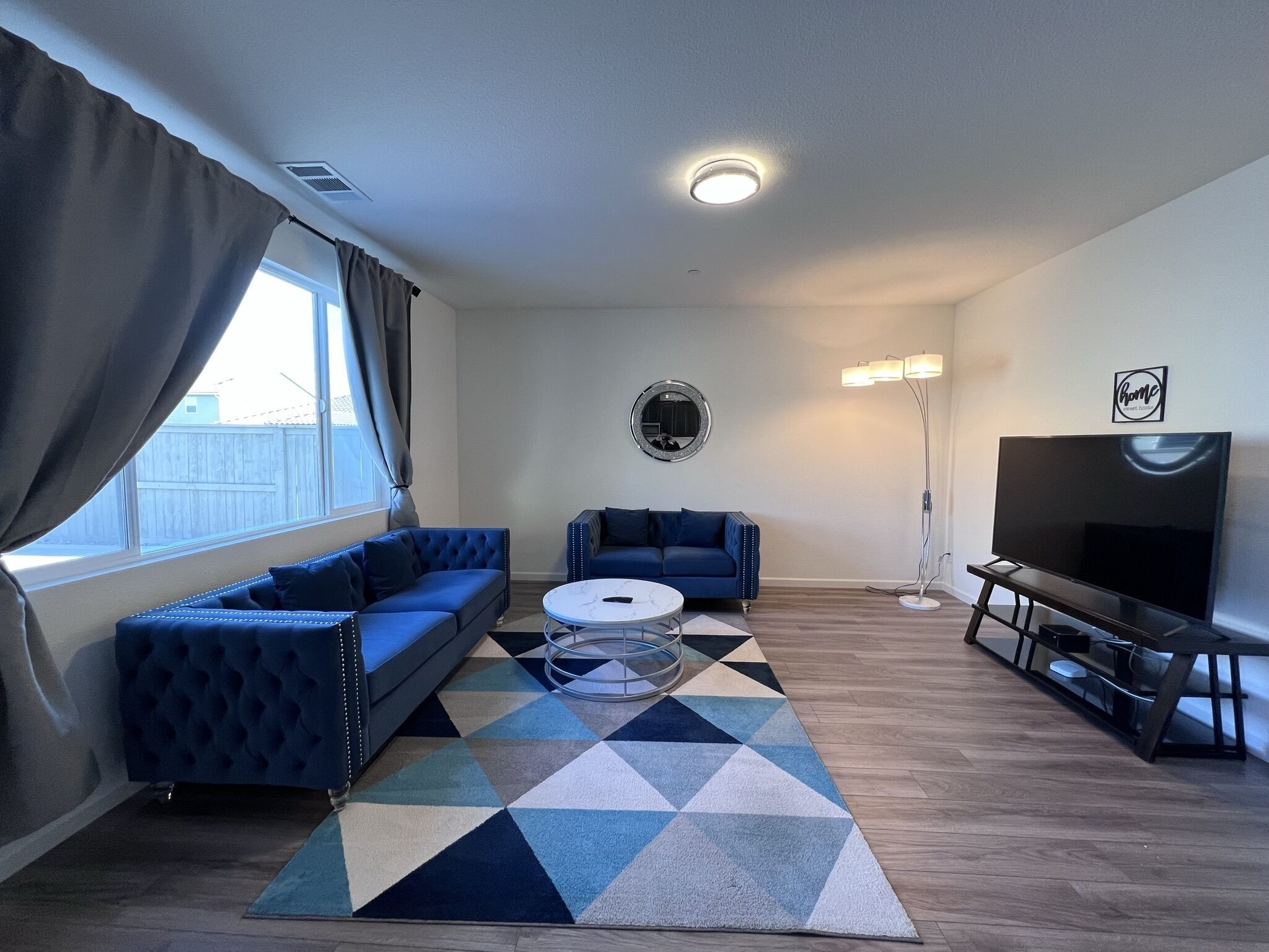 Cozy And Comfy Stay At A Bargain! - Woodland, CA