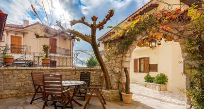 Nostos Suites by White Hills