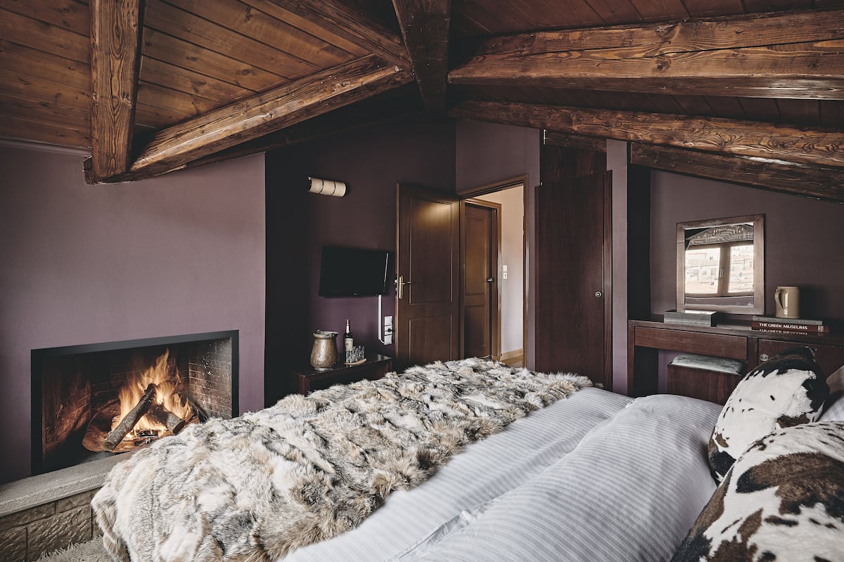 واي فاي مجانًا وملاءات أسرّة