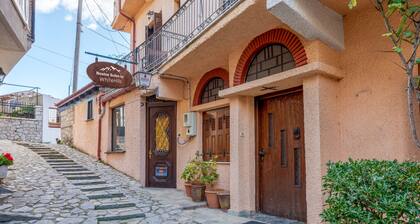 Nostos Suites by White Hills