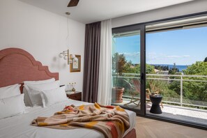 3 bedrooms, in-room safe, desk, iron/ironing board