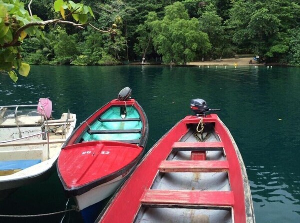 Tha Lagoon Spot - Caribbean