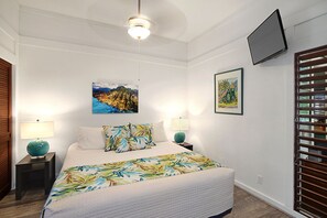 1 dormitori, planxa i posts de planxar, wifi i roba de llit