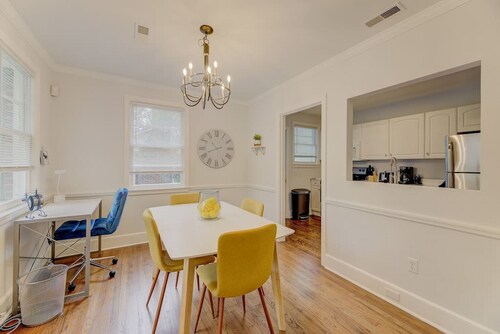 Charming Earlewood Cottage - Minutes from Downtown