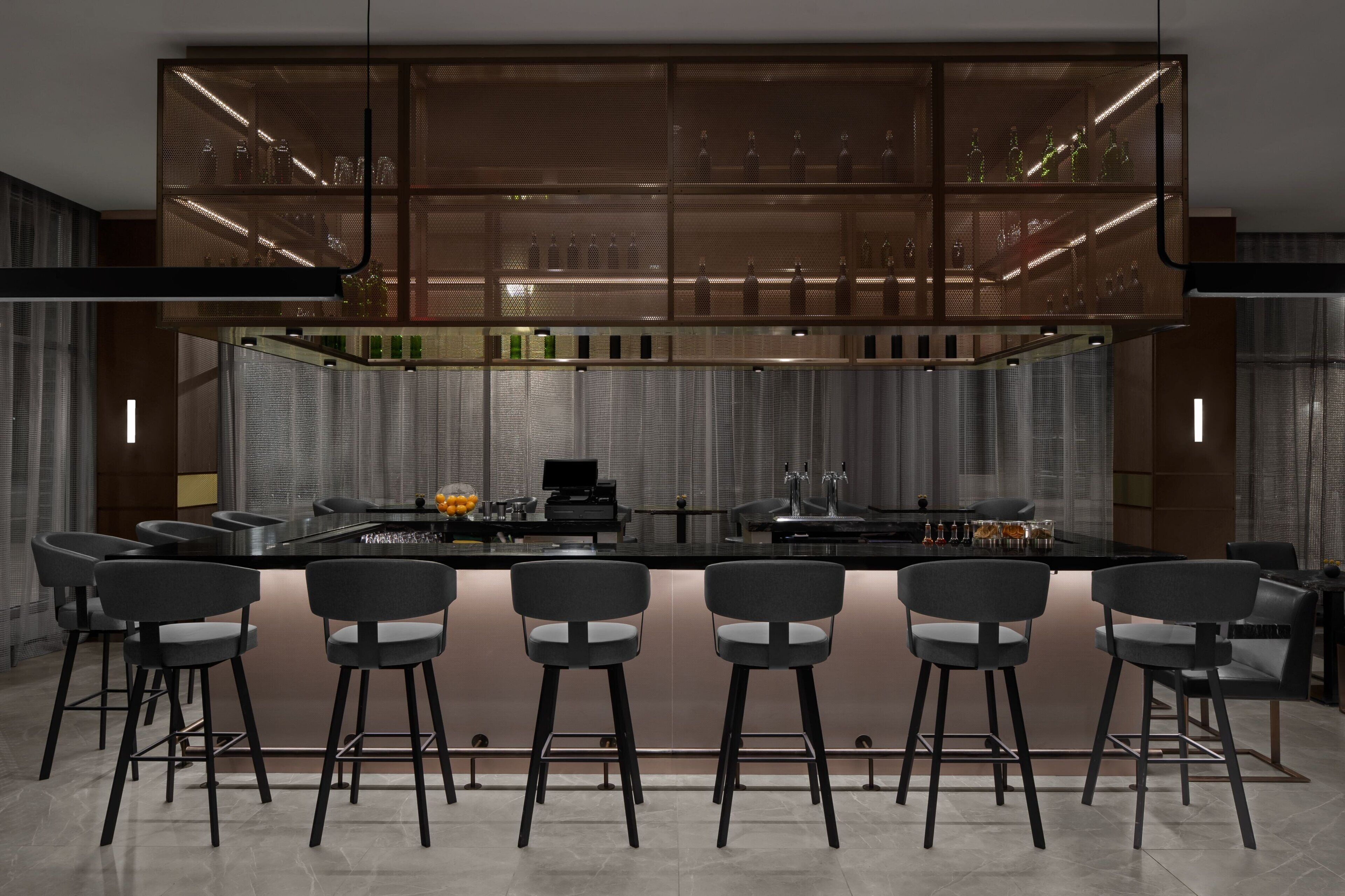 2 restaurants, breakfast, dinner served; Spanish cuisine