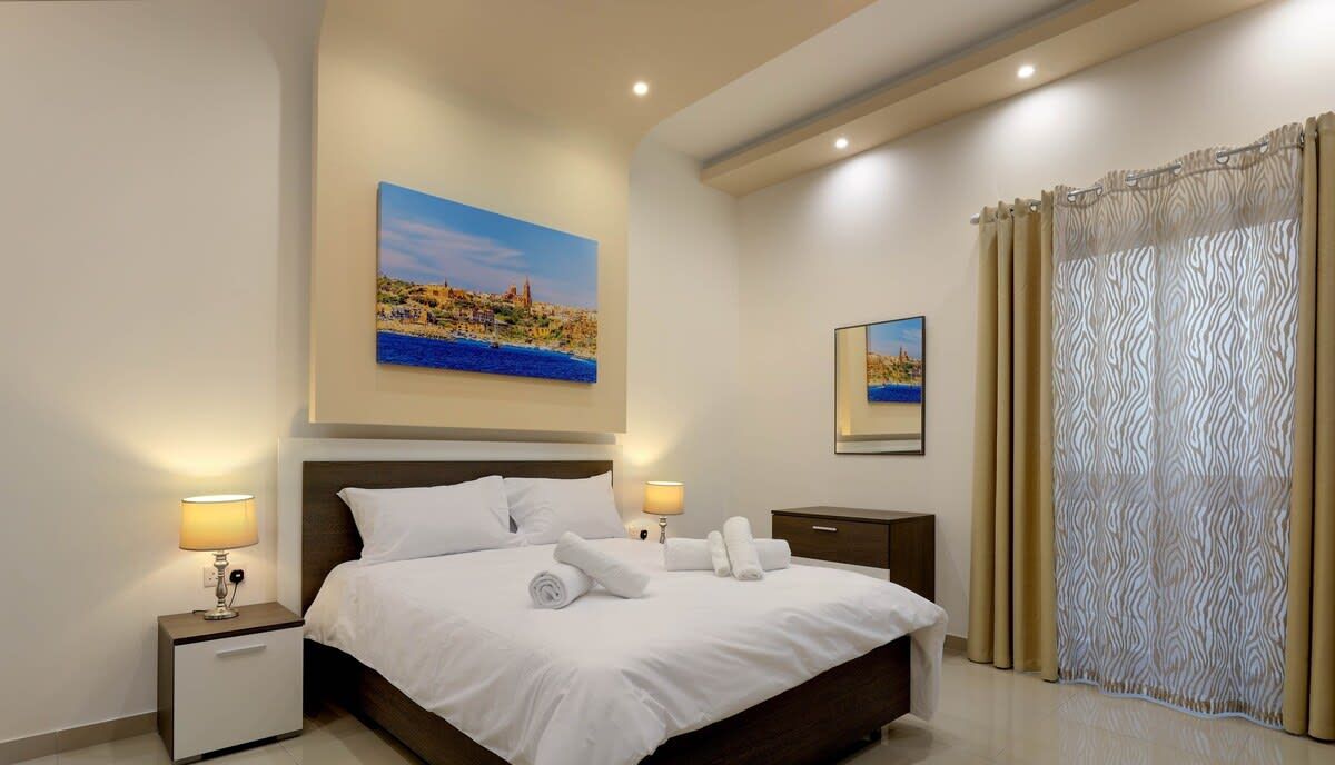 2 makuuhuonetta, silitysrauta/-lauta, vauvan matkasänky, Wi-Fi