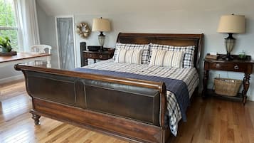 1 bedroom, in-room safe, iron/ironing board, free WiFi