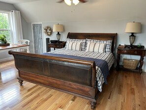 1 chambre, coffre-fort, fer et planche à repasser