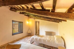 5 slaapkamers, een kluis op de kamer, een strijkplank/strijkijzer