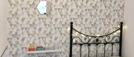 2 bedrooms, iron/ironing board, bed sheets