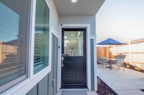 Luxe Hideaway: Prvt Patio BBQ Winery, 20 min-Beach