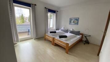 2 Schlafzimmer, Zimmersafe, Bügeleisen/Bügelbrett, Reisekinderbett