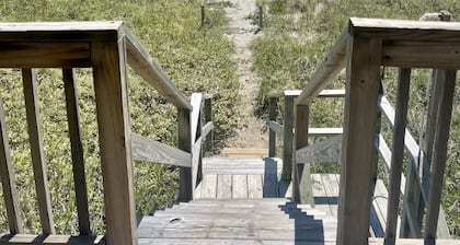 Relaxing Oceanfront Holden Beach Getaway