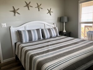 4 bedrooms, iron/ironing board, WiFi